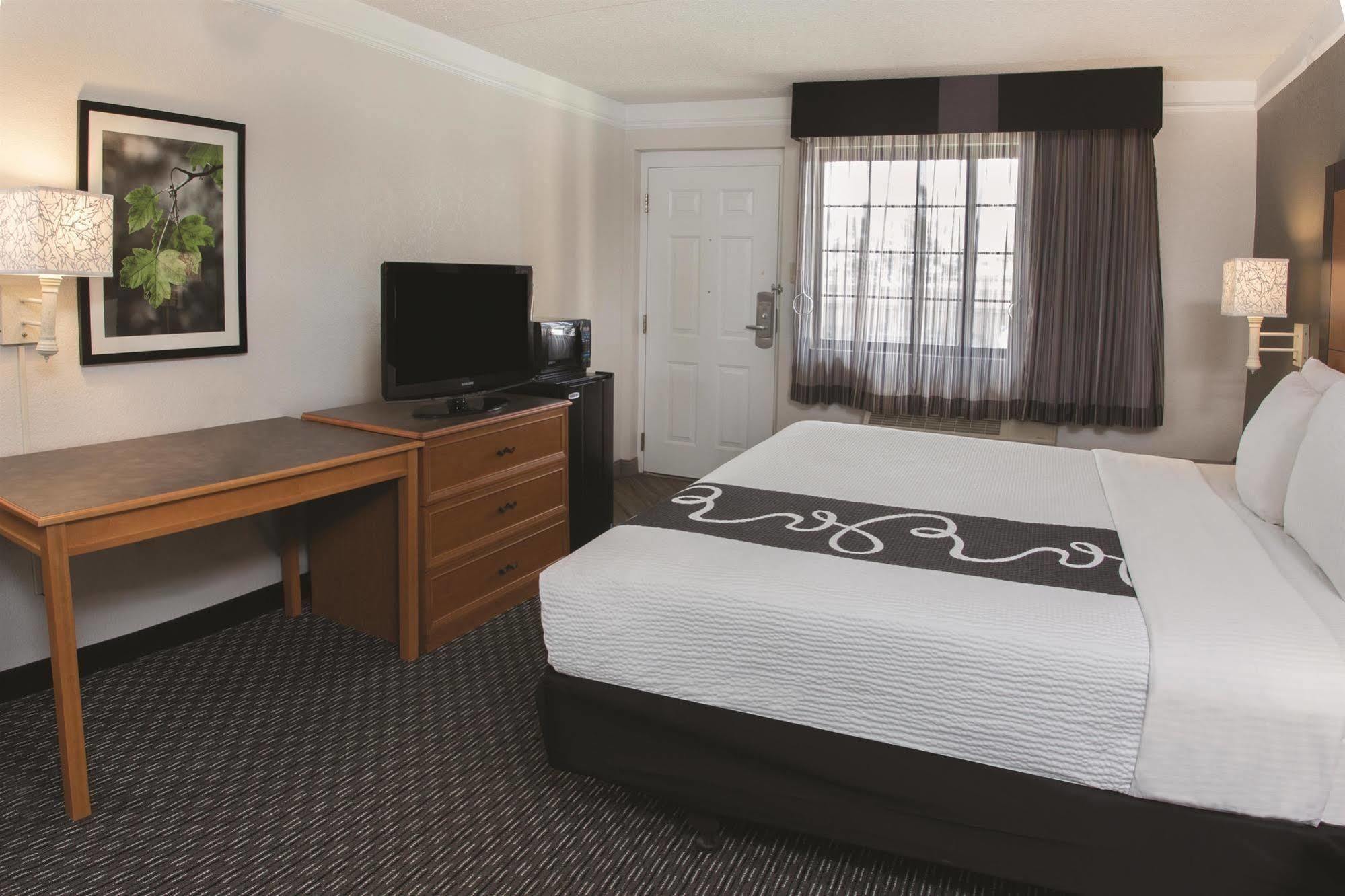 La Quinta By Wyndham Phoenix Mesa West Ngoại thất bức ảnh